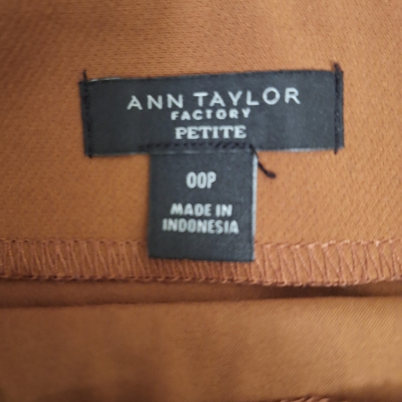 Medium warm bronze skirt - Picture 3 of 5